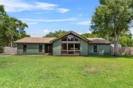 3805 GAINES DRIVE