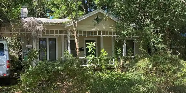 15 W VANDERBILT STREET