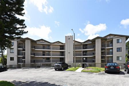 1052 LOTUS COVE
