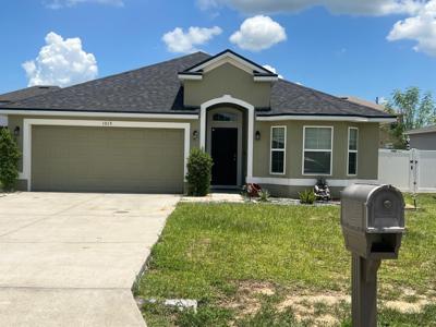 1015 SABINE PLACE