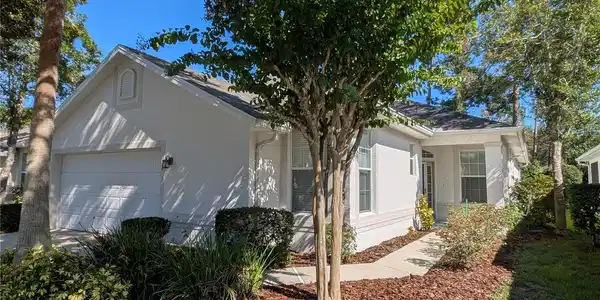 8 CROSSTIE COURT