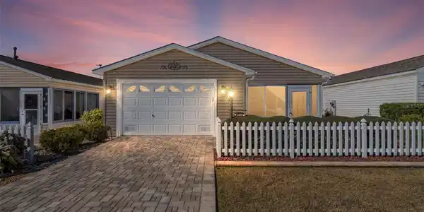 2405 KINGSTREE PLACE