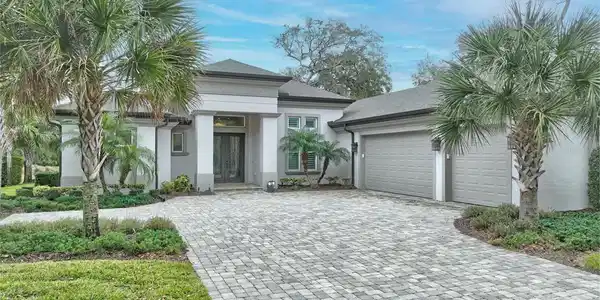 32 CREEKSIDE DRIVE