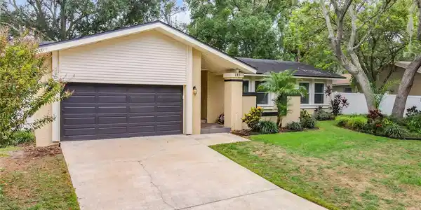 111 E WYNDHAM COURT