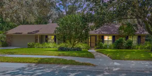 212 E SWEETWATER CREEK DRIVE