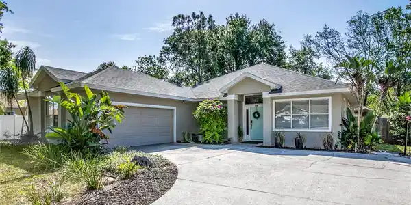 2623 GABLES DRIVE