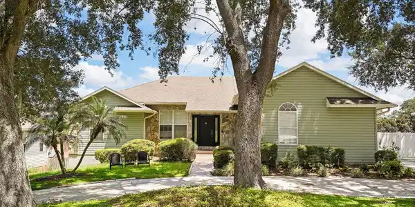 1922 MATTHEW COURT