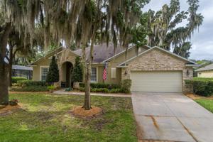 516 LAKE COVE POINTE CIRCLE