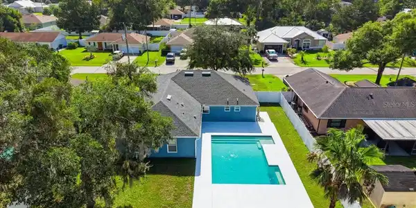 41 ZEPHYR LILY TRAIL