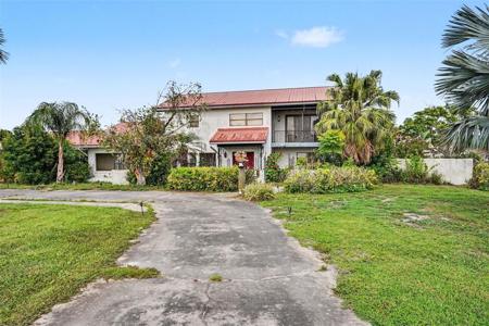 6141 PALMETTO DRIVE