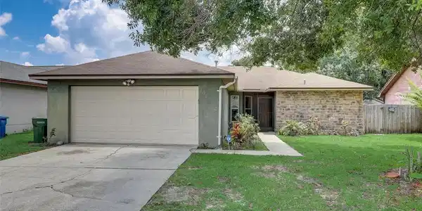 1052 SUNSHINE SW