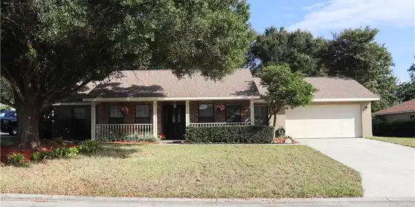 2743 LA VISTA DRIVE