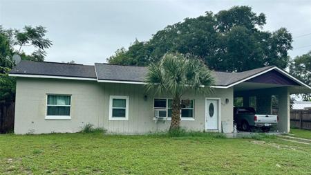 928 EDGEWATER CIRCLE