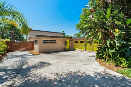 1126 BRIERCLIFF DRIVE