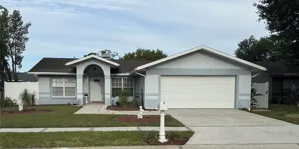 1915 CHENEY COURT