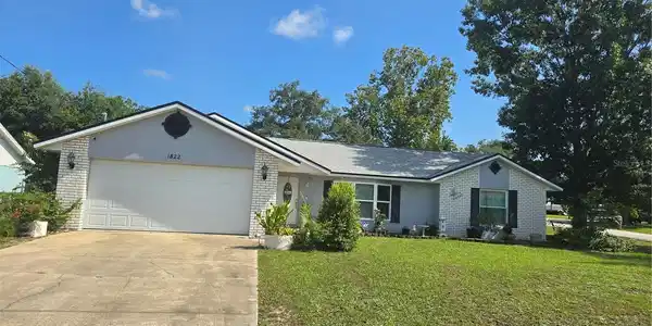 1822 S HOUSTON DRIVE