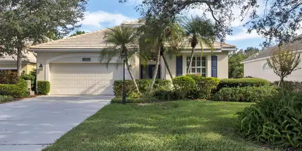 6737 OAK MANOR DRIVE