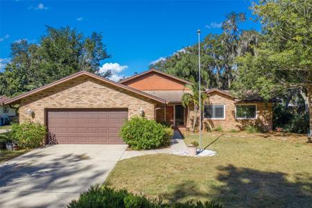 1519 SHADY OAK DRIVE