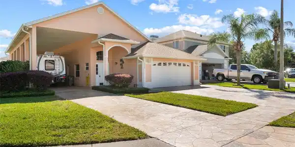 2508 ARRAN COURT