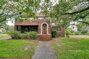 908 EDGEWATER