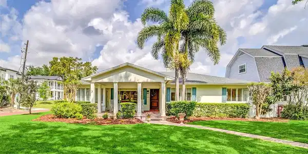 445 SHADY LANE