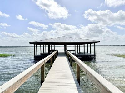 3155 LAKESHORE DRIVE