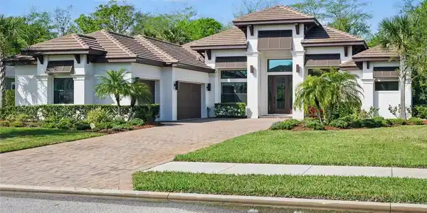 8 BLUE OAK LANE