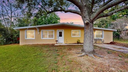 2120 E TRIANGLE DRIVE