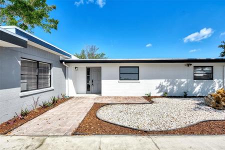 1310 61ST NW