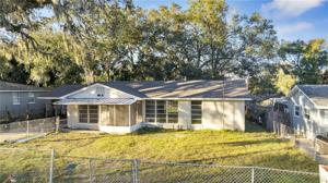 1512 WOODLYN