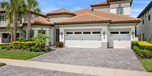 6648 SUNSET VISTA