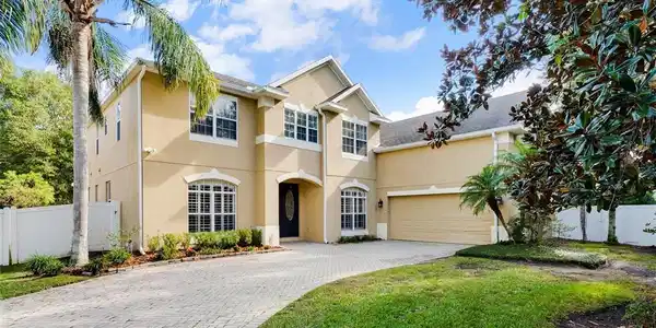 109 E BLUE WATER EDGE DR