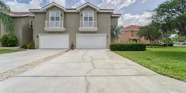 21211 CALLE ROSA