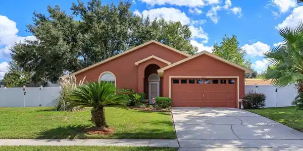 6215 BROOKHILL