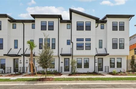 15447 HAMLIN PARK DRIVE