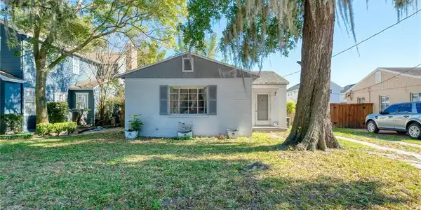 1711 OAKMONT