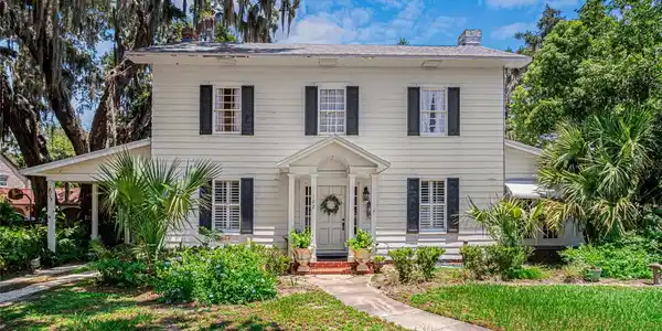 102 PALMORA BOULEVARD