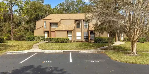 36 OXFORD LANE