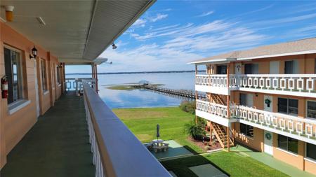 2111 LAKEVIEW DRIVE