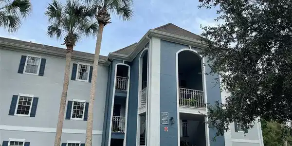 2204 CLUBSIDE