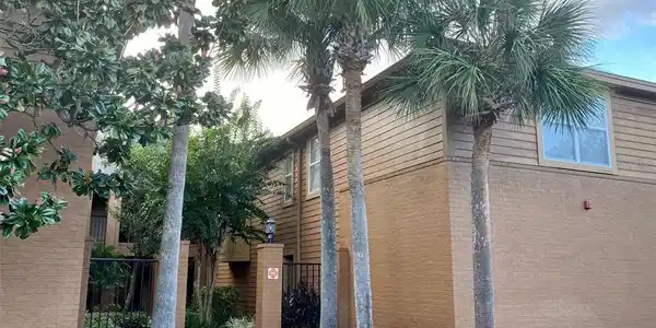 400 SUMMIT RIDGE