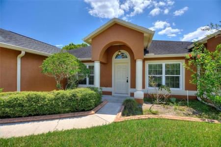 4928 E LAKE COVE