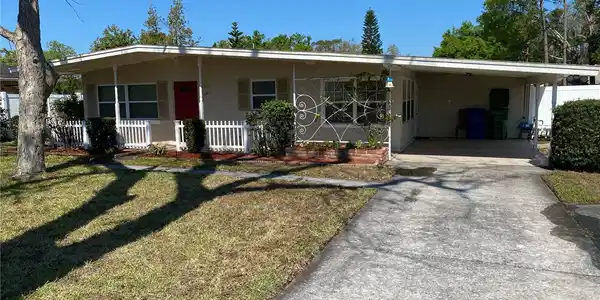 1601 ROSELAWN SW