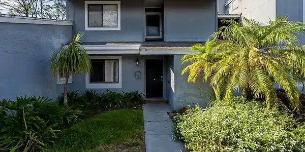 709 SAINT MICHAEL