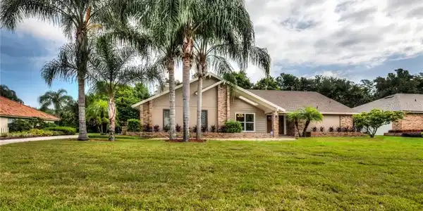 1710 MAPLE LEAF DRIVE
