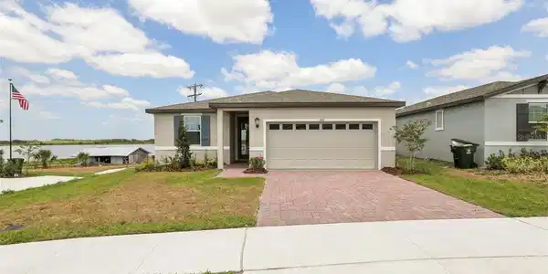 800 GRIFFON AVENUE