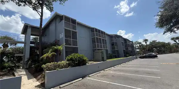 122 WATER FRONT WAY