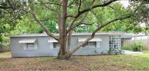 837 EDGEWATER CIRCLE