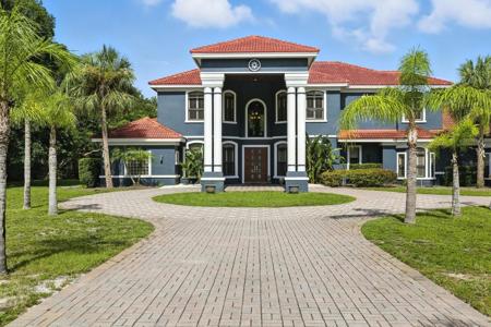 2555 BRYAN LANE