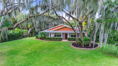 4541 LAKESHORE DRIVE